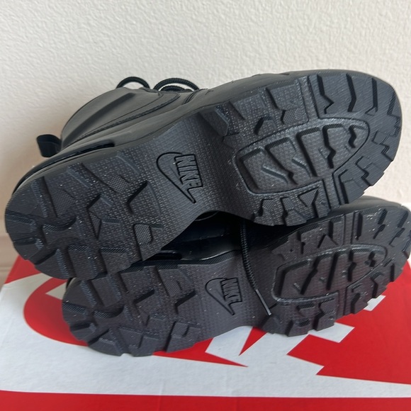 Nike boots - Picture 3 of 4